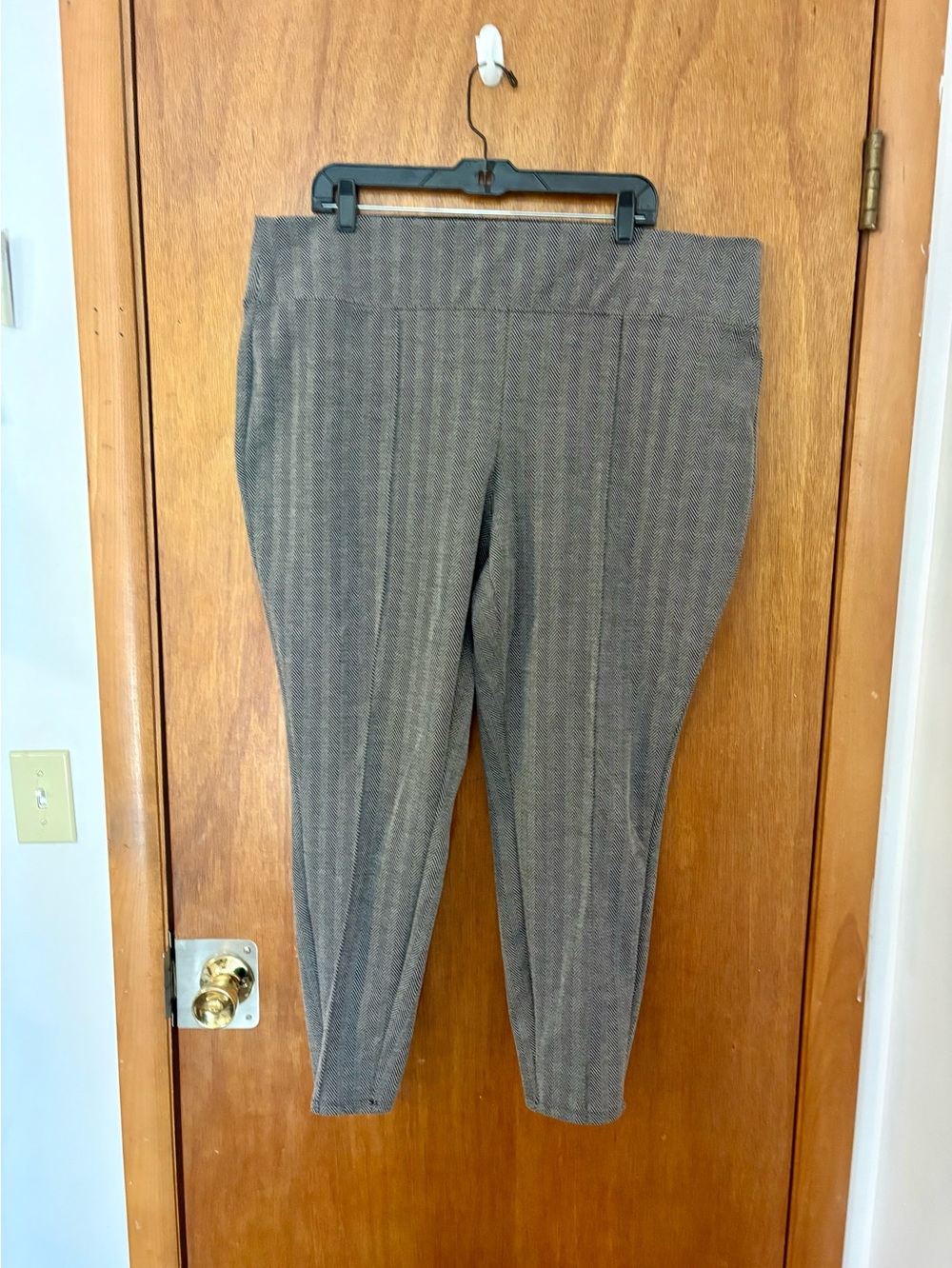 Nine West Gray Pinstripe Cropped Ponte Pants